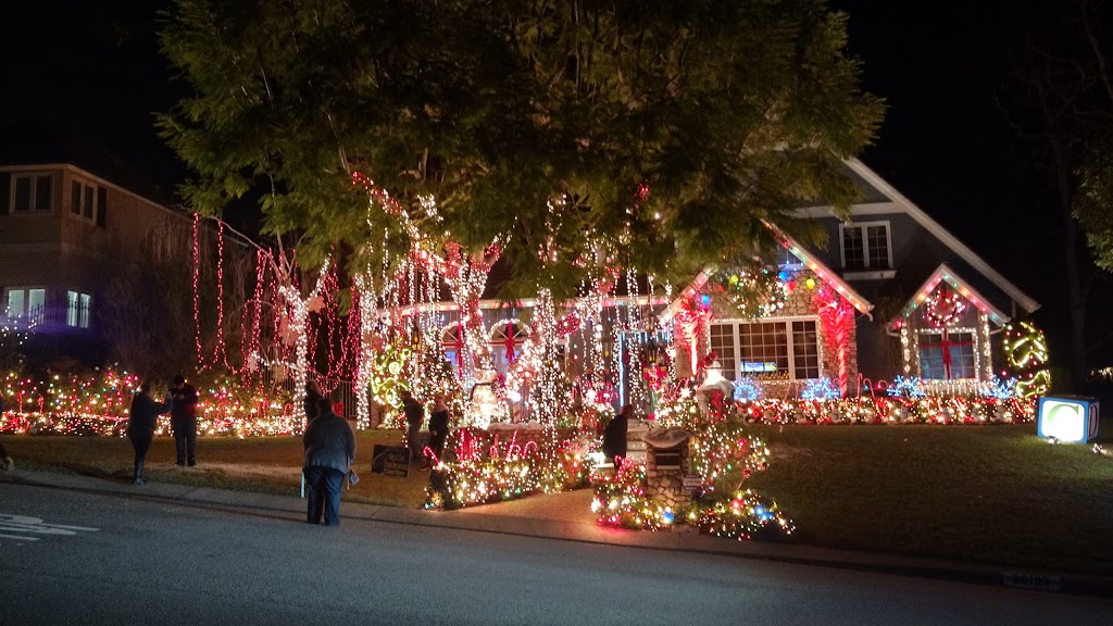 Orange County Christmas Lights | 25473 Nellie Gail Rd, Laguna Hills, CA 92653, USA | Phone: (949) 922-2639