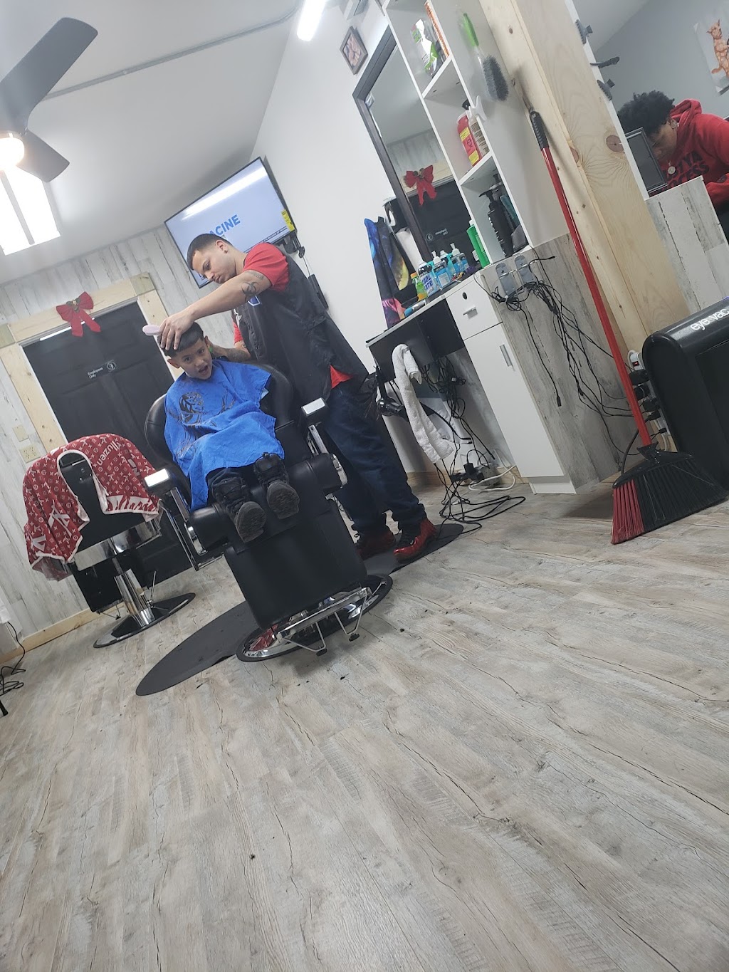 Humble Barber | 2610 W Greenfield Ave, Milwaukee, WI 53204, USA | Phone: (414) 885-0006