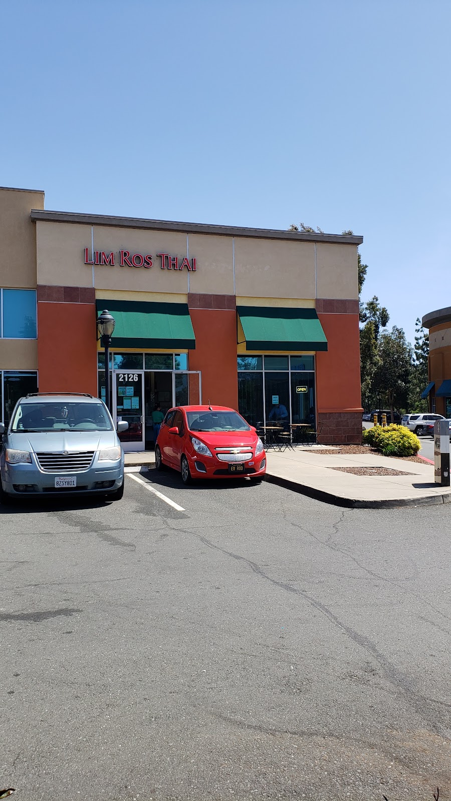 Lim Ros Thai | 2126 Columbus Pkwy, Benicia, CA 94510, USA | Phone: (707) 296-1164