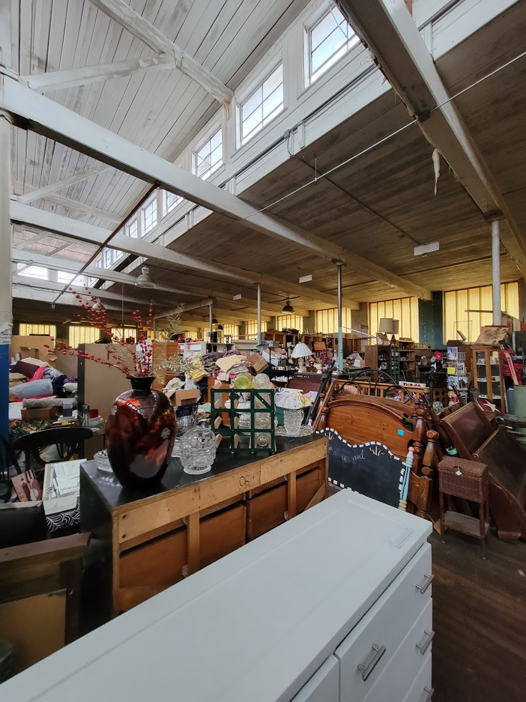 Cotton Mill Flea Market | 1105 W Anderson St, Selma, NC 27576, USA | Phone: (919) 631-7138