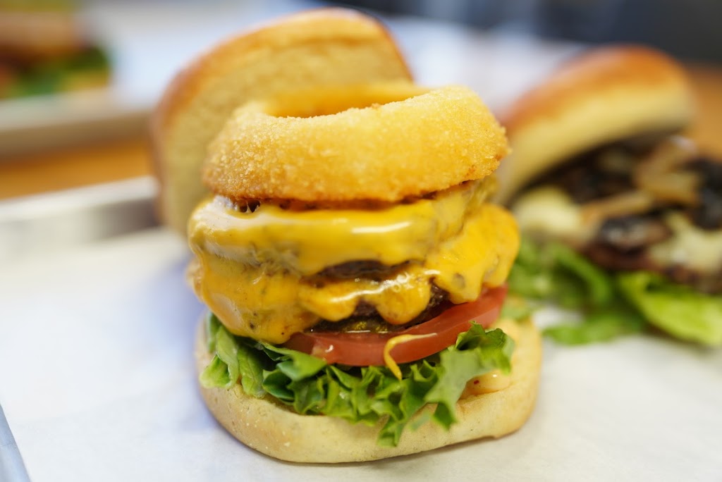 iniBurger Gourmet Burgers | 44029 Osgood Rd, Fremont, CA 94539, USA | Phone: (510) 556-2555