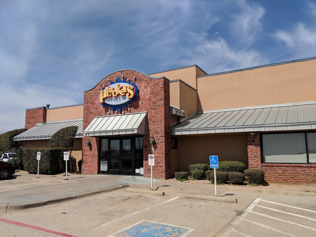 Pluckers Wing Bar | 1709 Cross Roads Dr, Grapevine, TX 76051, USA | Phone: (817) 416-2473