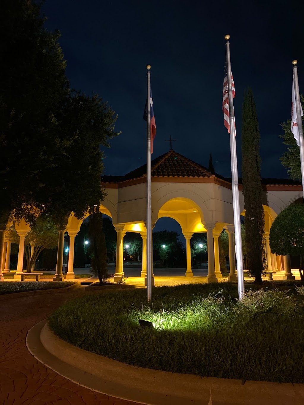 Holy Trinity Greek Orthodox Church | 13555 Hillcrest Rd, Dallas, TX 75240, USA | Phone: (972) 991-1166