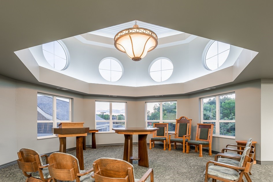 Deephaven Woods Senior living | 18025 Minnetonka Blvd, Wayzata, MN 55391, USA | Phone: (952) 288-2187