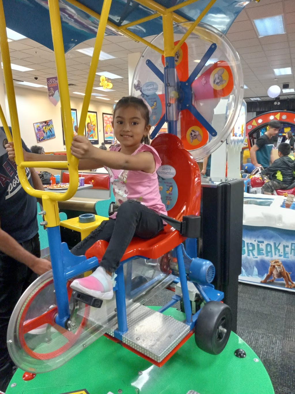 Chuck E. Cheese | 3037 Sisk Rd, Modesto, CA 95350, USA | Phone: (209) 524-0712