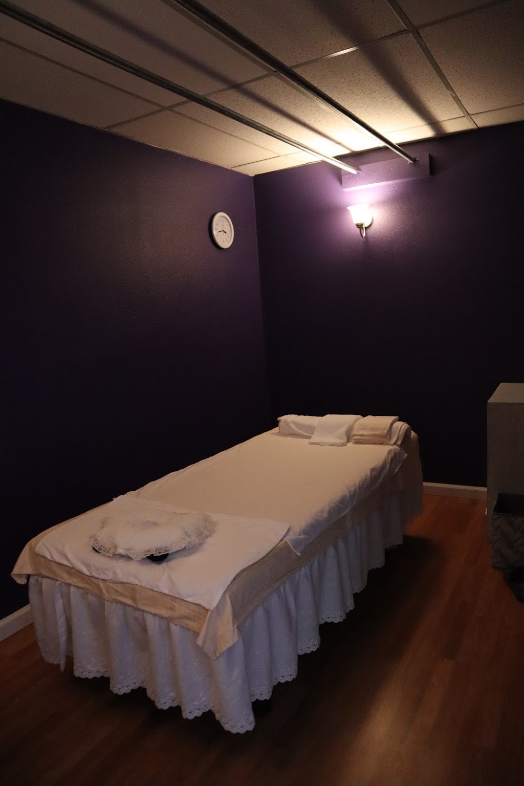 Phoenix Massage | 5782 Broadway, Sacramento, CA 95820, USA | Phone: (916) 290-2355