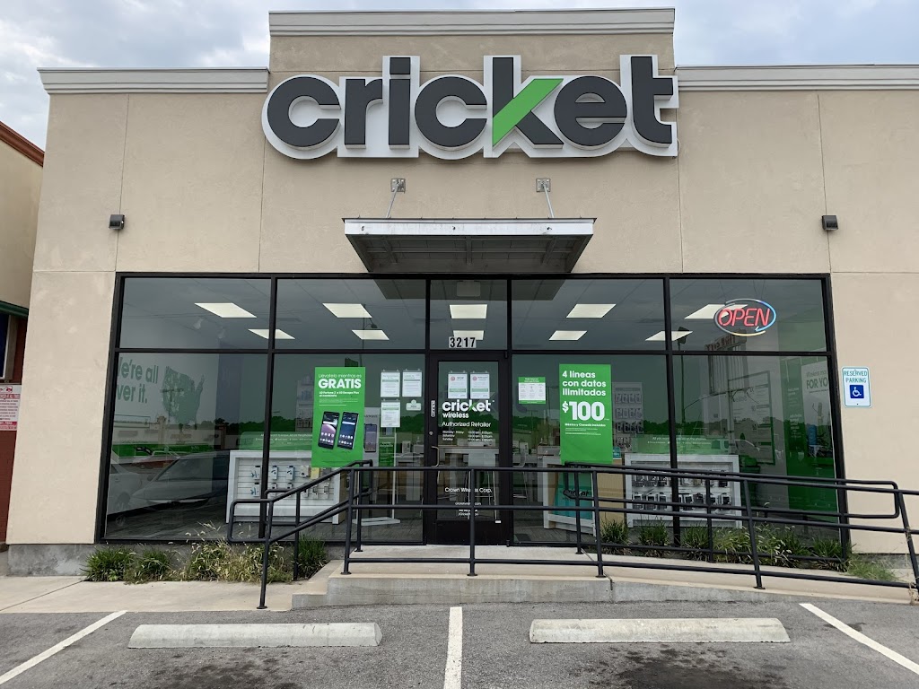 Cricket Wireless Authorized Retailer | 3217 N Main St, Fort Worth, TX 76106, USA | Phone: (817) 984-1818