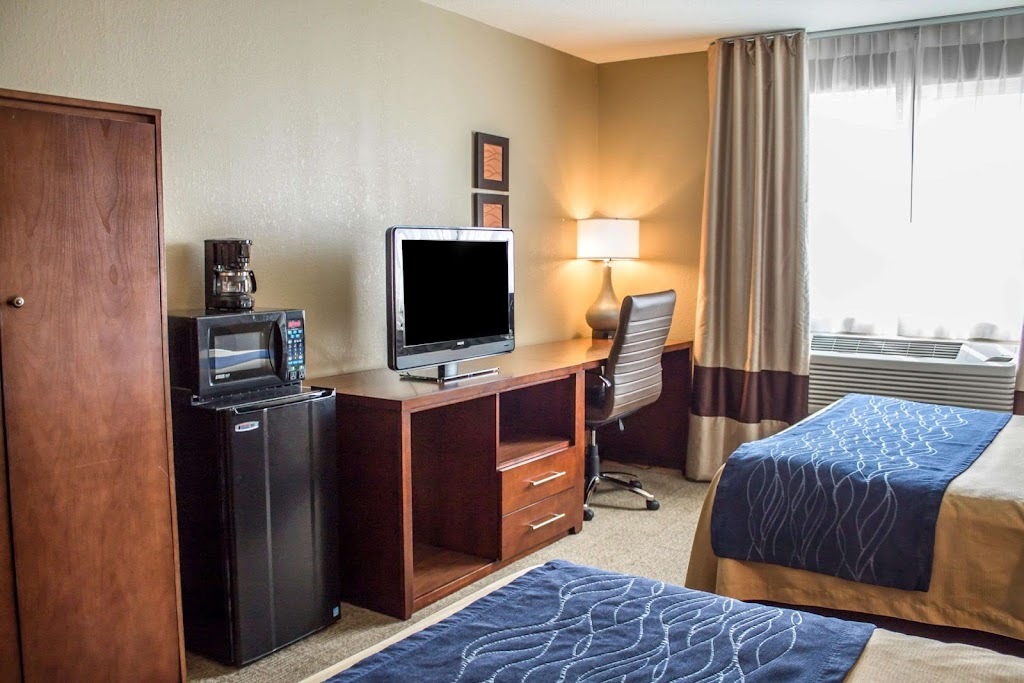 Comfort Inn & Suites | 840 Sean Dr, Fremont, OH 43420, USA | Phone: (419) 355-9300