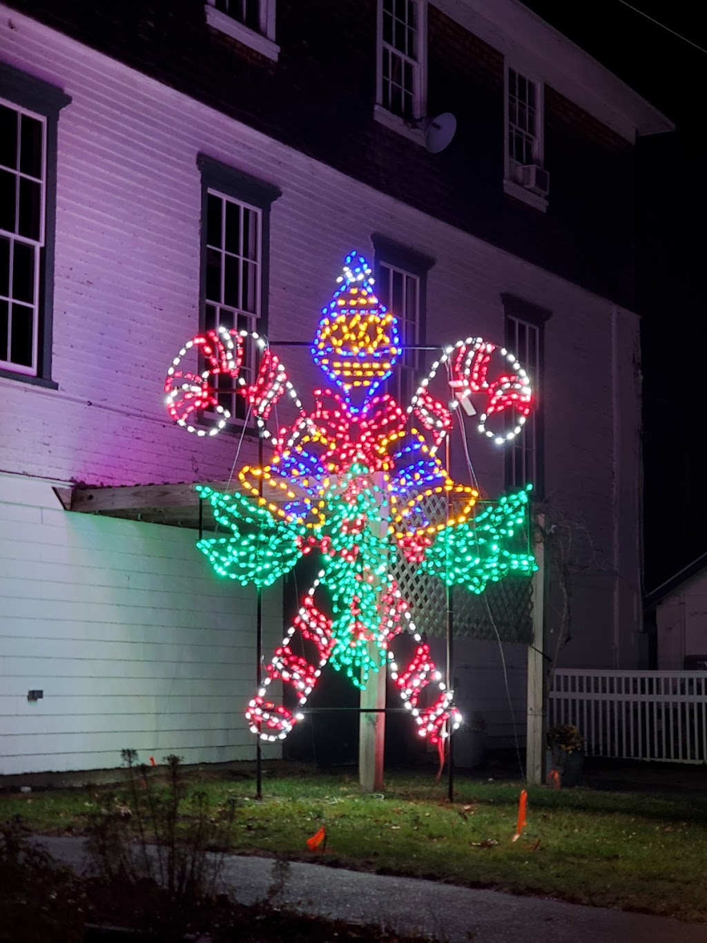 Marshfield Holiday Light Show | 33 S River St, Marshfield, MA 02050, USA | Phone: (781) 386-0611