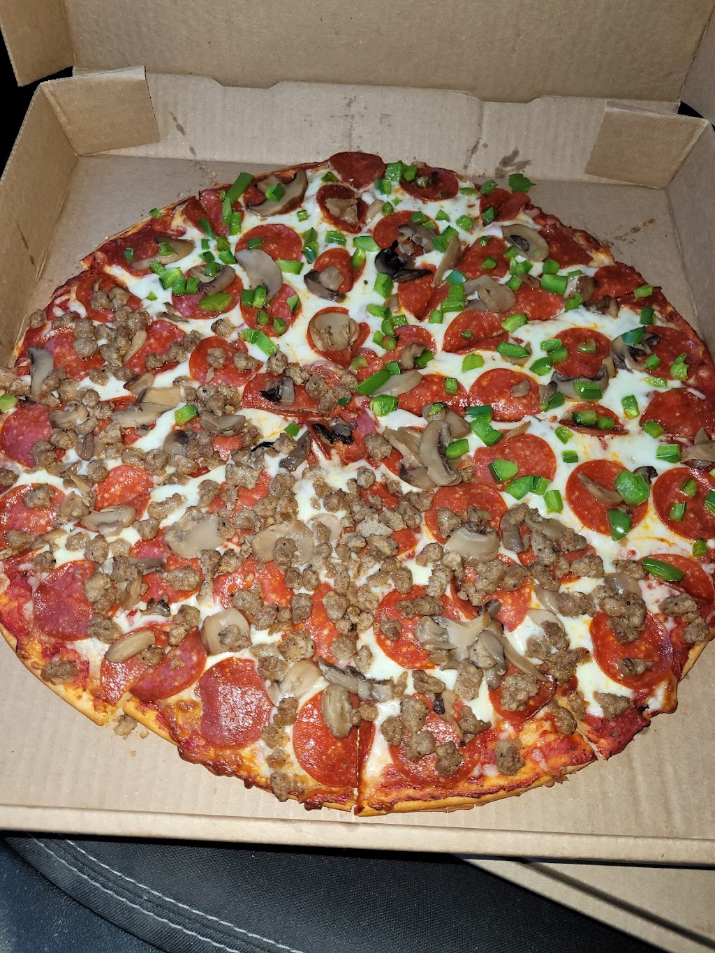 Oogies Country Pizza | 143 W Madison St, Gibsonburg, OH 43431, USA | Phone: (419) 637-7535