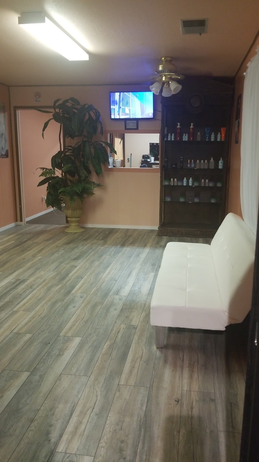 Glamorous Hair Salon | 9722 Stephens St, Delhi, CA 95315, USA | Phone: (209) 812-5251