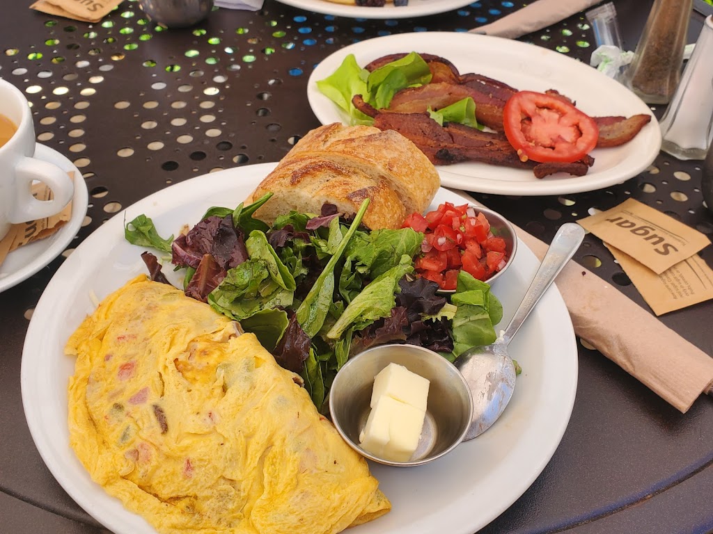 Urth Caffe Laguna Beach | 308 N Pacific Coast Hwy, Laguna Beach, CA 92651, USA | Phone: (949) 376-8888