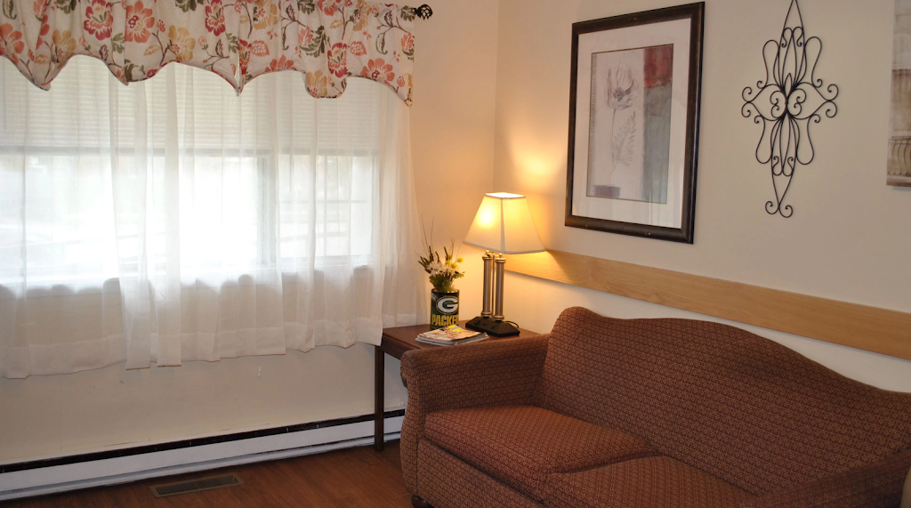 Magnolia House by Willowbrook Senior Living | 8919 N Michele St, Milwaukee, WI 53224, USA | Phone: (414) 446-9884