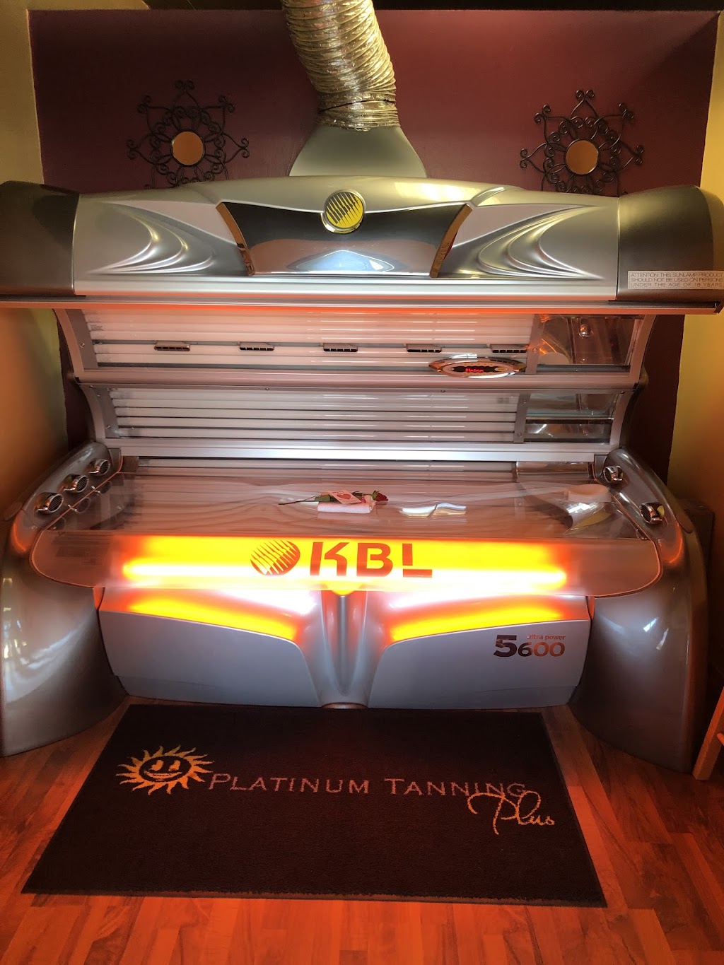 Platinum Tan Hudson | 77 Lowell Rd, Hudson, NH 03051, USA | Phone: (603) 417-2689