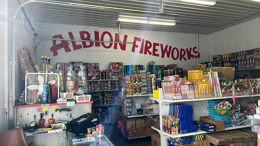 Albion Fireworks | 414 Albion Rd, Edgerton, WI 53534, USA | Phone: (608) 884-0091
