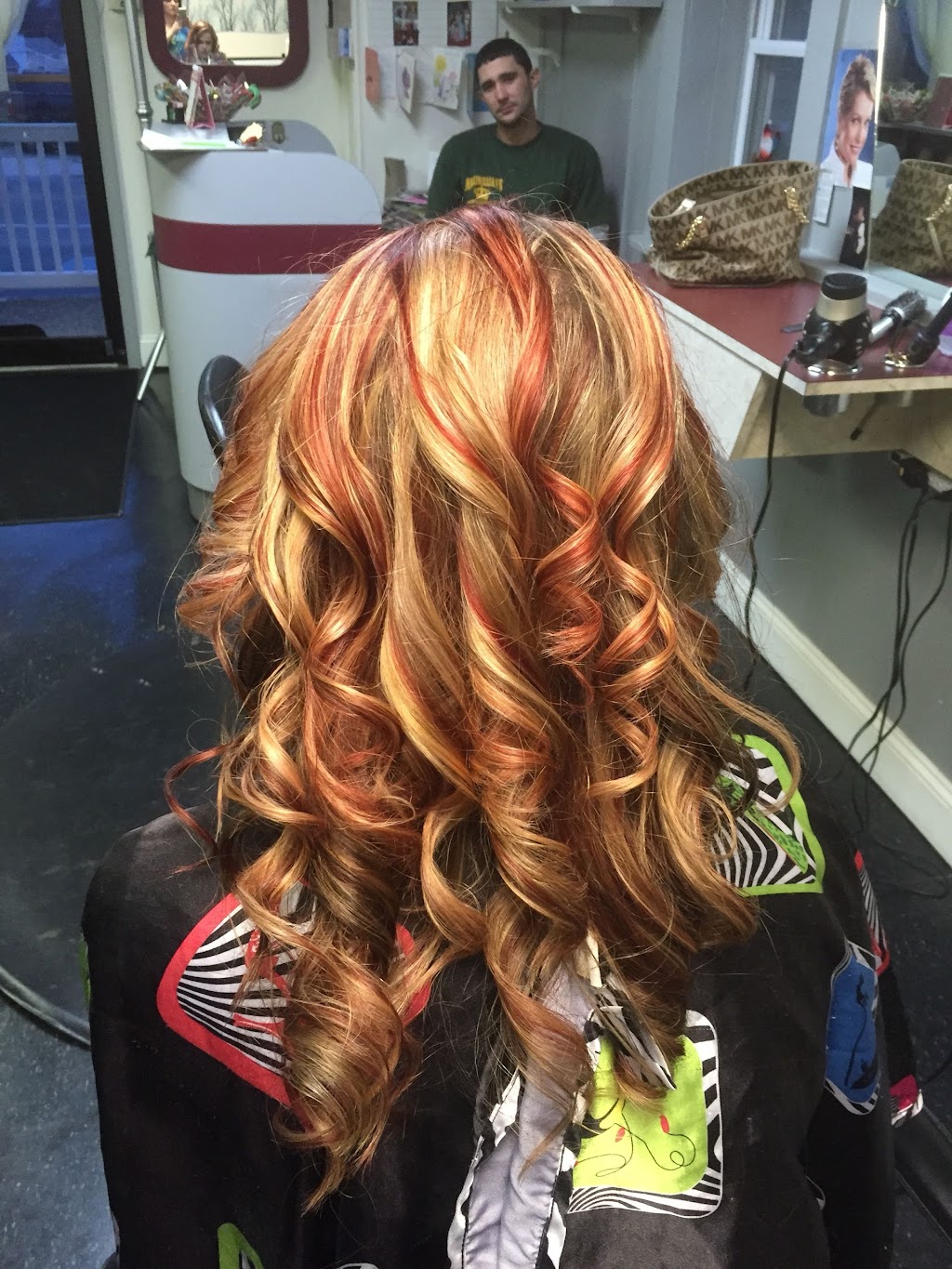 Suzies Salon & Styles | 1 Rosalie Ln #2012, Aston, PA 19014, USA | Phone: (610) 494-4211