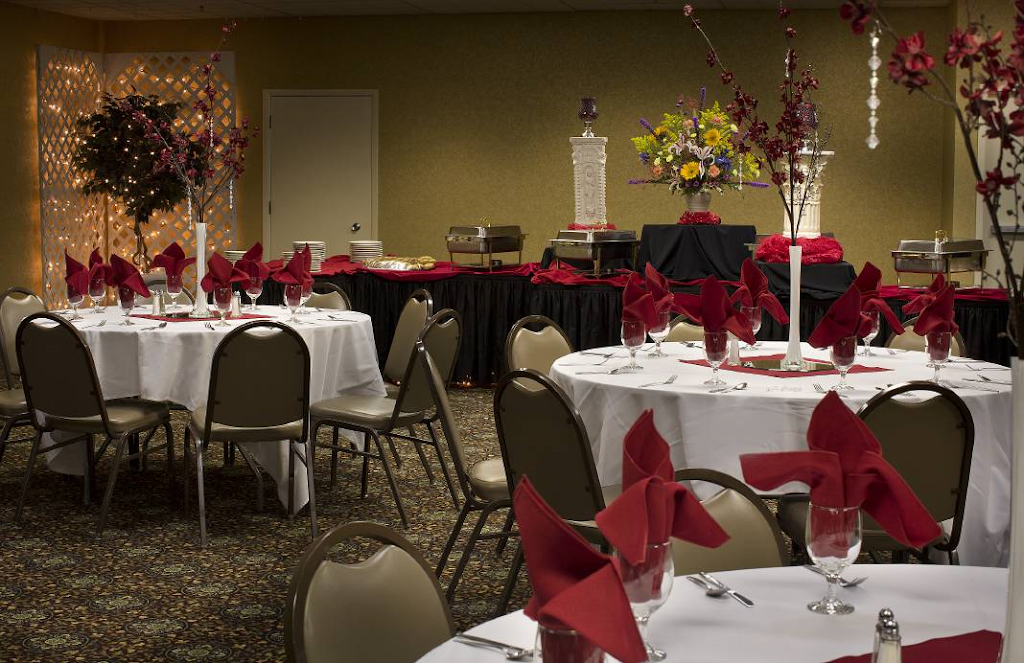 Coast Inn at Lake Hood | 3450 Aviation Ave, Anchorage, AK 99502, USA | Phone: (907) 243-2233