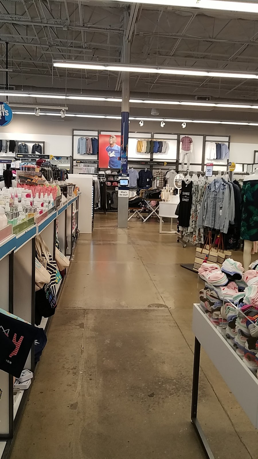 Old Navy | 1711 Belle Isle Blvd, Oklahoma City, OK 73118, USA | Phone: (405) 843-4411