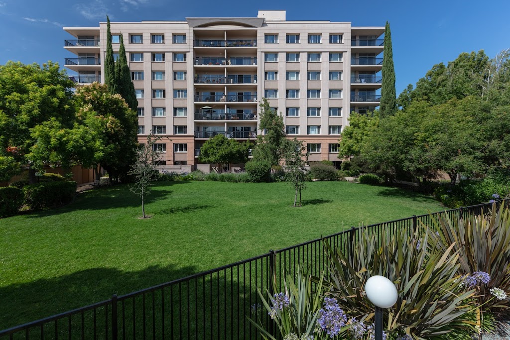 Tan Plaza Apartments | 580 Arastradero Rd, Palo Alto, CA 94306, USA | Phone: (833) 226-4803