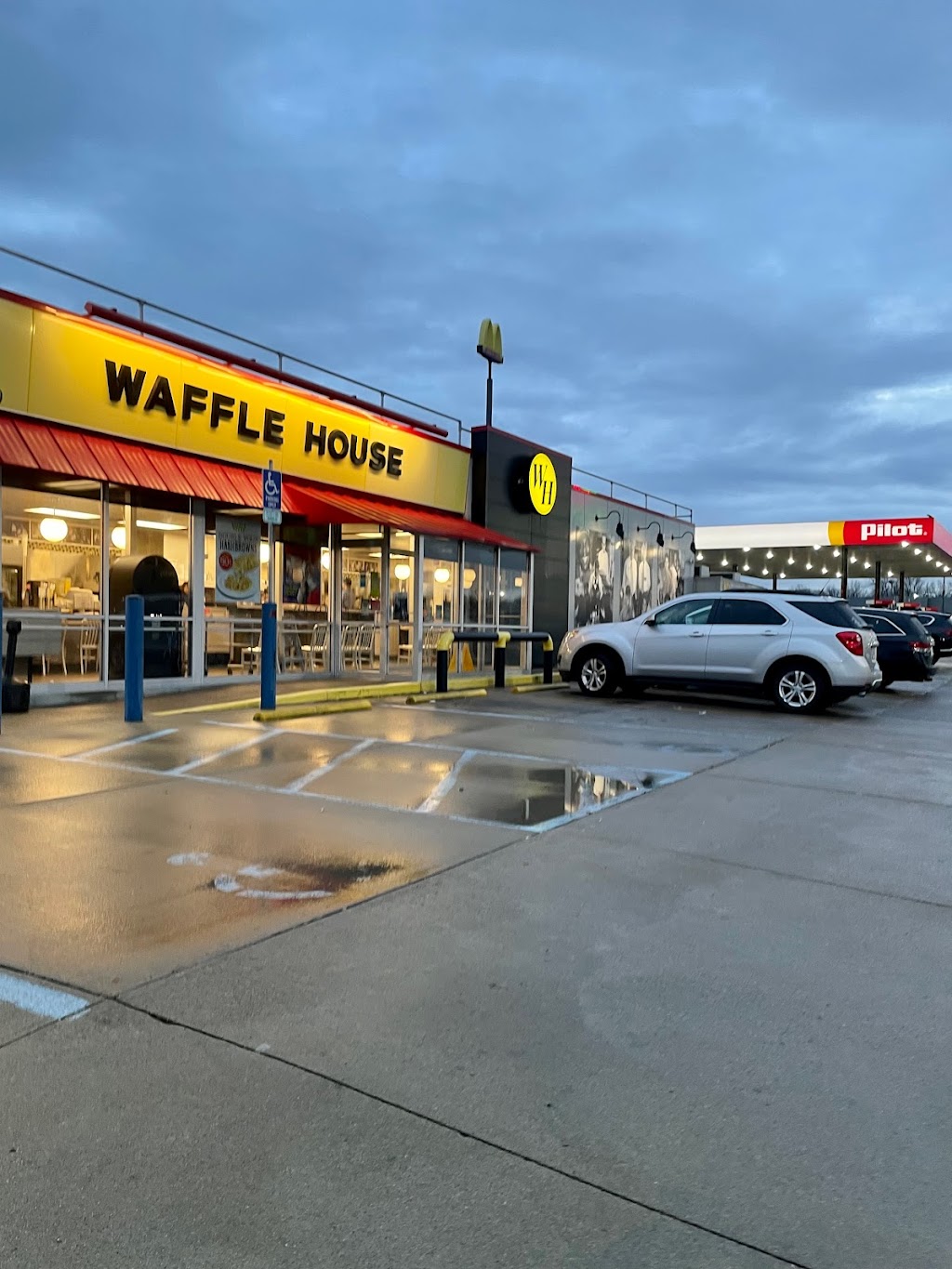 Waffle House | 6840 Franklin Lebanon Rd, Franklin, OH 45005, USA | Phone: (937) 746-6830