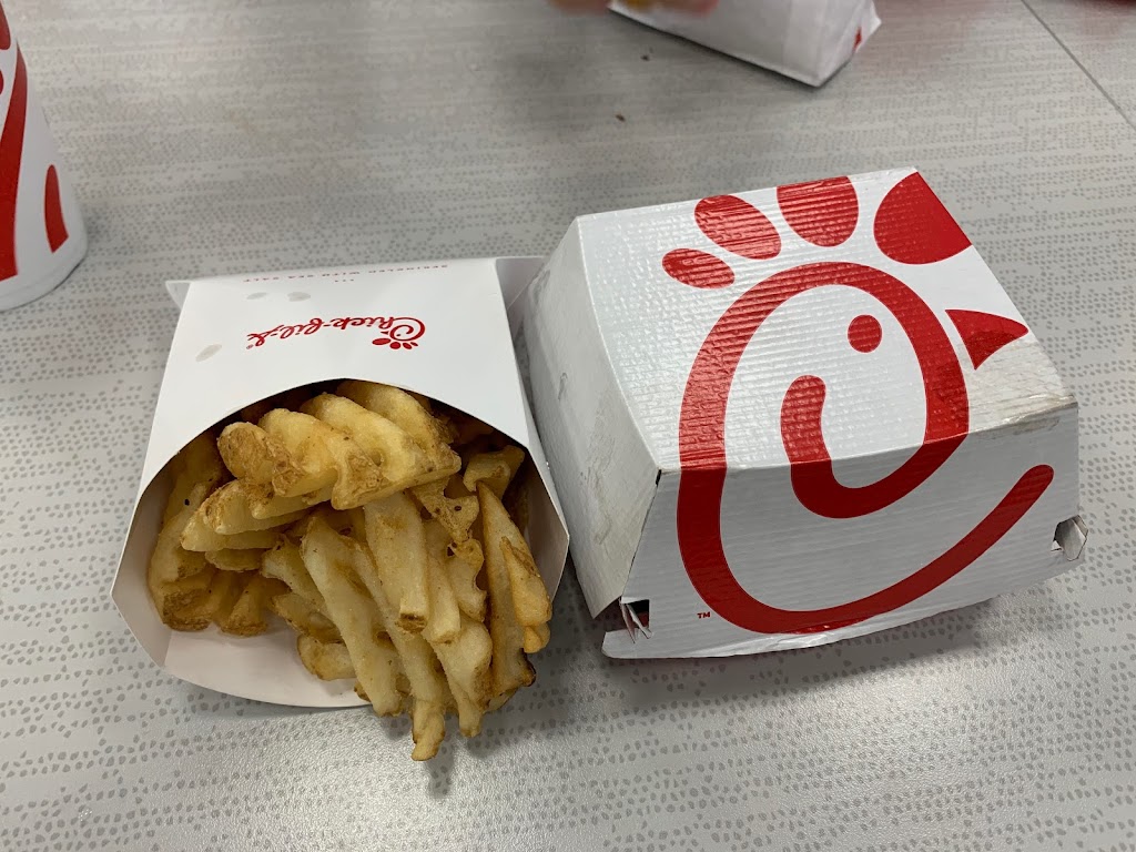 Chick-fil-A | 1000 Airport Blvd, Pittsburgh, PA 15231, USA | Phone: (412) 472-0205