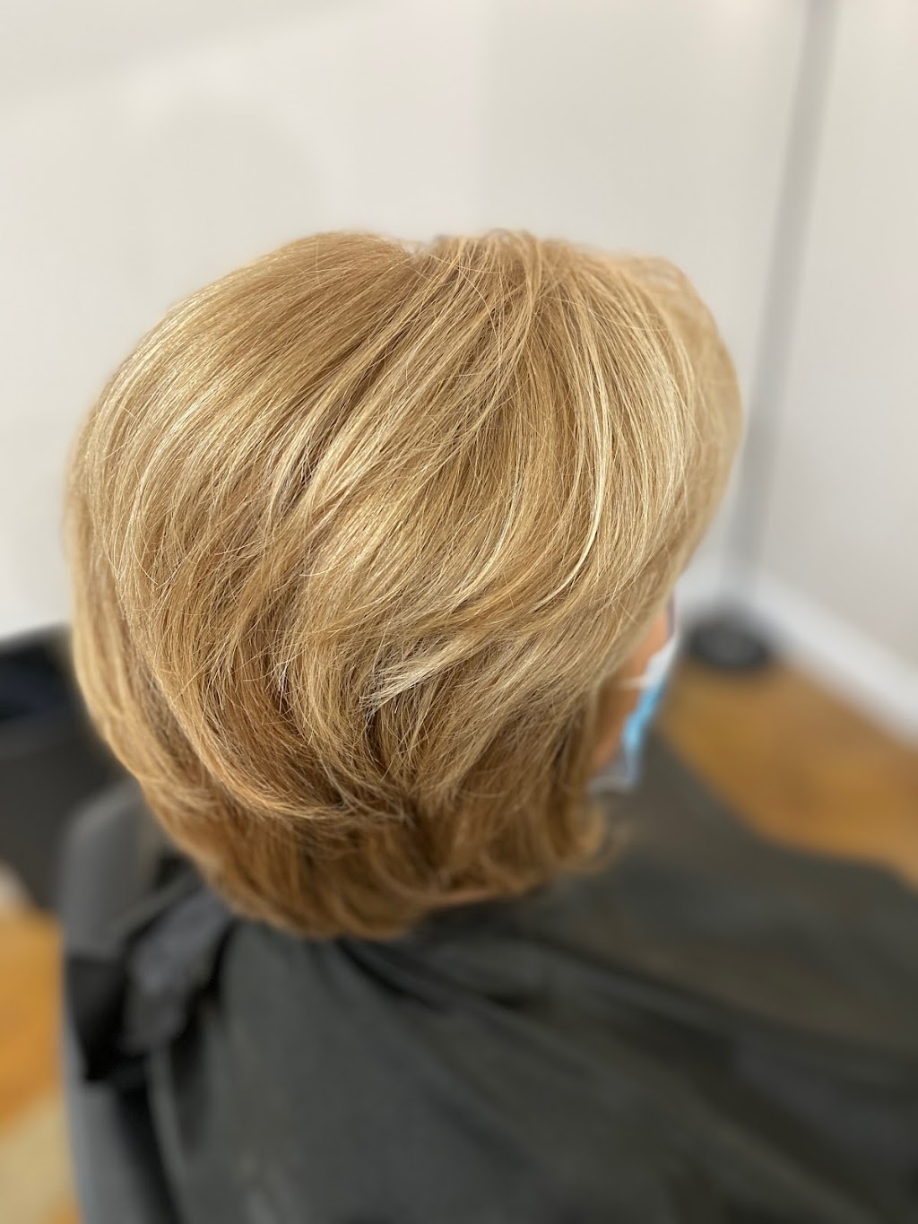 Robert Sutton salon | 105 W Corbin St 104 suite #2, Hillsborough, NC 27278, USA | Phone: (984) 261-6893