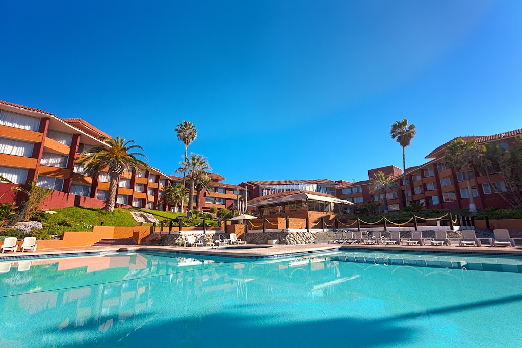 Puerto Nuevo Baja Hotel y Villas | Km. 44.5 Carretera Libre Tijuana-Ensenada, 22712 Puerto Nuevo, B.C., Mexico | Phone: 661 614 1488