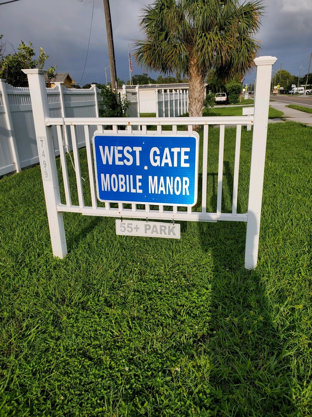 West Gate Mobile Manor & Apt | 7499 46th Ave N, St. Petersburg, FL 33709, USA | Phone: (727) 546-3776