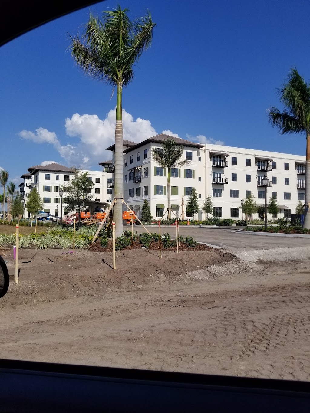 Grand Living At Lakewood Ranch | 7230 University Pkwy, Sarasota, FL 34240, USA | Phone: (941) 554-7230