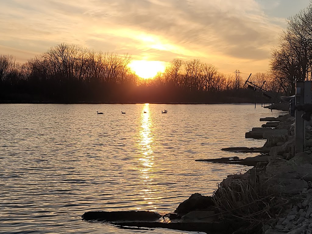 River Raisin Marina & Campground | 2502 E Elm Ave, Monroe, MI 48162, USA | Phone: (313) 575-4367