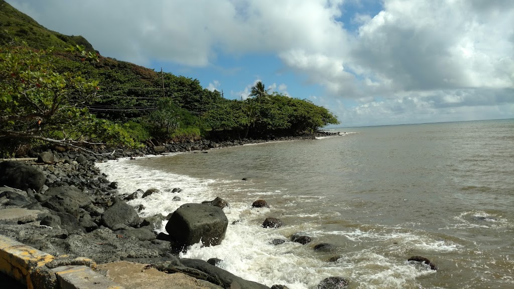 Kahana Bay Beach Park | 52-222 Kamehameha Hwy, Hauula, HI 96717, USA | Phone: (808) 587-0300