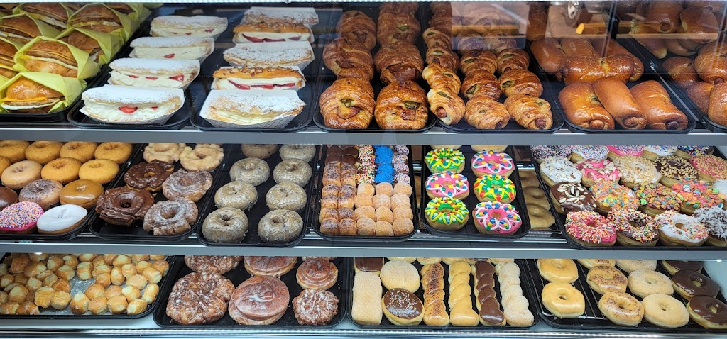 Crazy donut & cafe | 900 E Park Row Dr, Arlington, TX 76010, USA | Phone: (817) 422-9589