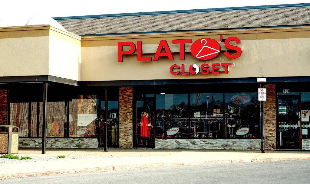 Platos Closet | 158 Roosevelt Rd, Villa Park, IL 60181 | Phone: (630) 833-0200