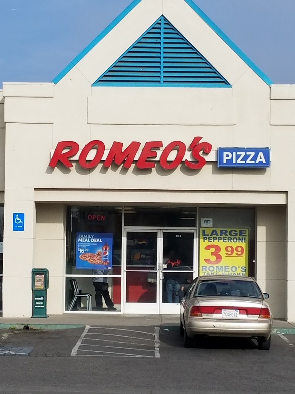 Romeos Pizza | 1510 E Yosemite Ave Ste. 104, Madera, CA 93638, USA | Phone: (559) 675-9757