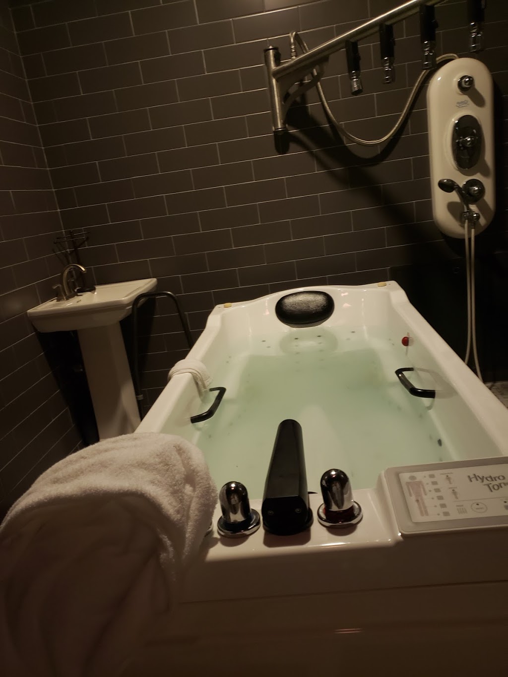 Spa Greystone | 140 Village St #200, Birmingham, AL 35242, USA | Phone: (205) 980-1744