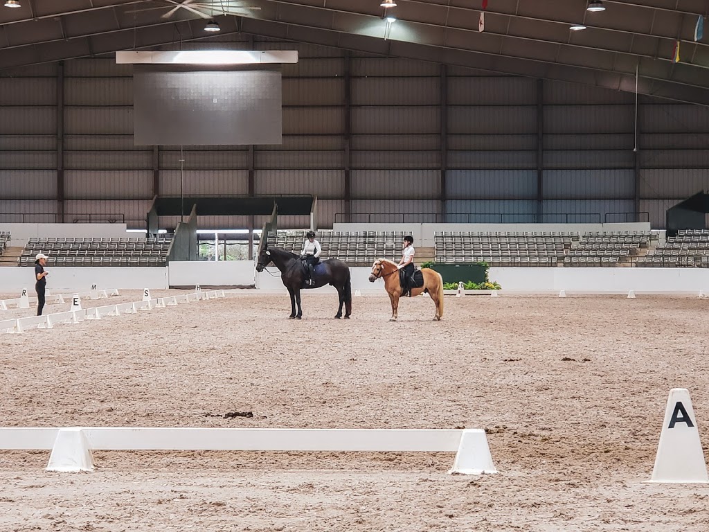 White Fences Equestrian Center | 10908 Jones Rd, Manor, TX 78653, USA | Phone: (512) 865-8281