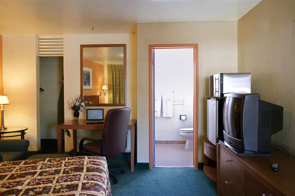 Americas Best Value Inn Livermore | 1421 First St, Livermore, CA 94550, USA | Phone: (925) 447-3865