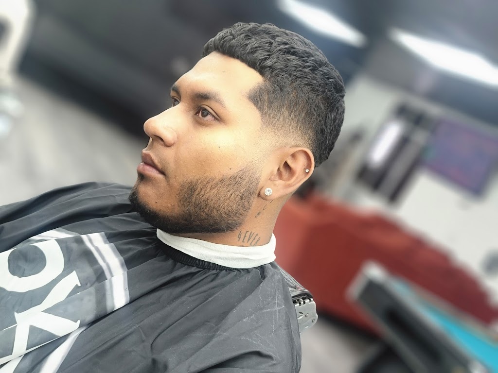 Royal Fades Barber Lounge | 8919 Hwy 119 suite 101, Alabaster, AL 35007, USA | Phone: (205) 276-1732