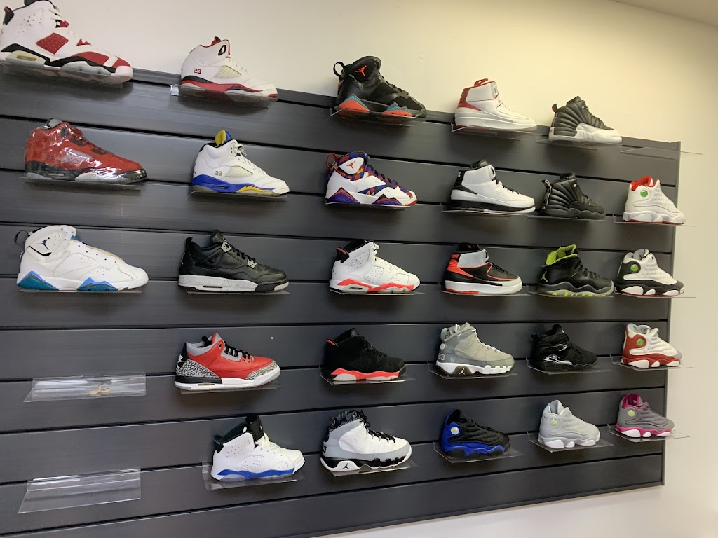 Sneaker Spa Chicago | 7510 S Harlem Ave, Bridgeview, IL 60455, USA | Phone: (708) 517-4839