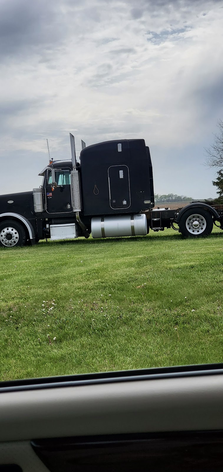 Buhrs Trucking Inc | 10372 NE-41, Adams, NE 68301, USA | Phone: (402) 988-4185