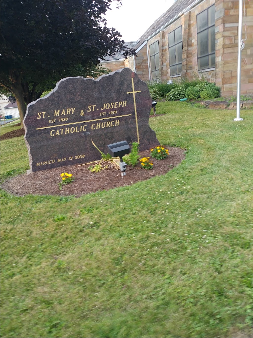 St Mary & St Josephs Church | 131 W Quarry St, Newton Falls, OH 44444, USA | Phone: (330) 872-5742