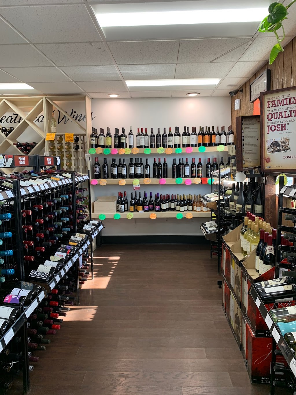 Mill Plain Package Store | 71 Mill Plain Rd, Danbury, CT 06811, USA | Phone: (203) 748-0776