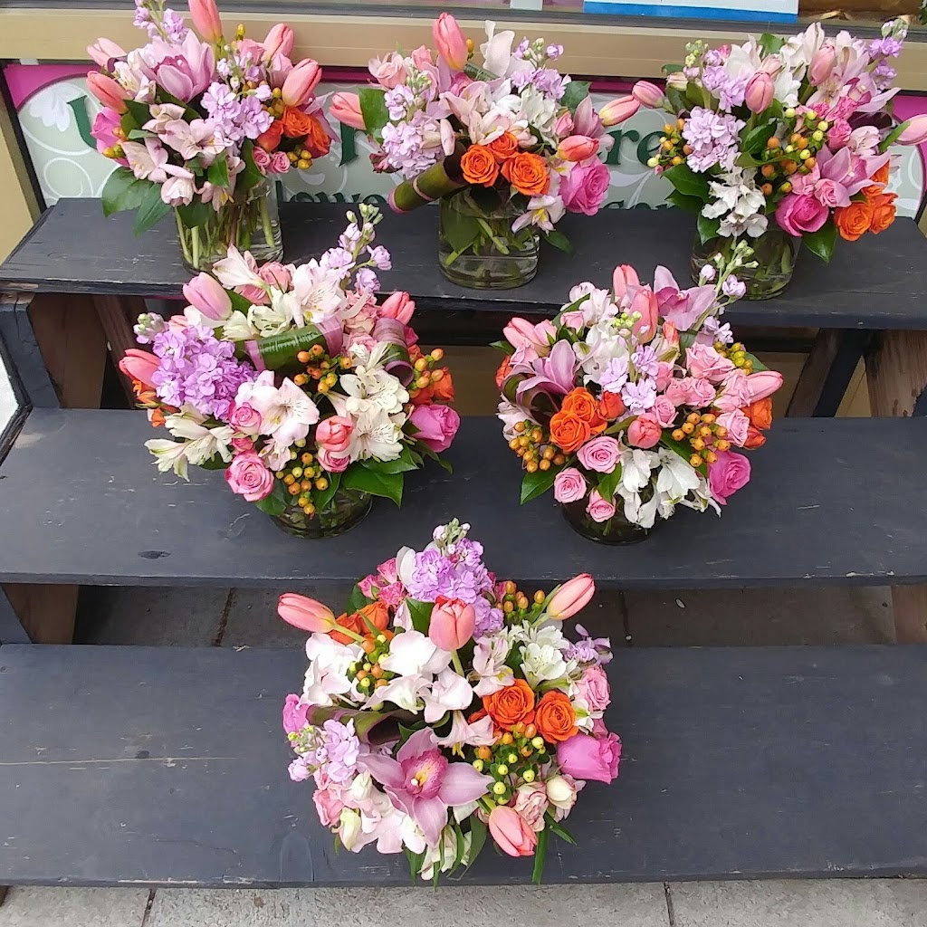 Flowers By Lili | 3 Main St, Edgewater, NJ 07020, USA | Phone: (201) 568-3569