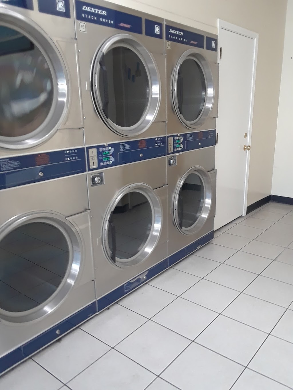 Neighborhood Laundromat | 811 W Vernon Ave, Los Angeles, CA 90037, USA | Phone: (323) 846-3627