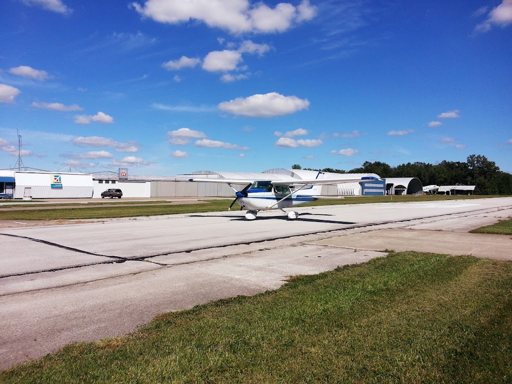 Fremont Airport | 365 OH-53, Fremont, OH 43420 | Phone: (419) 332-8037