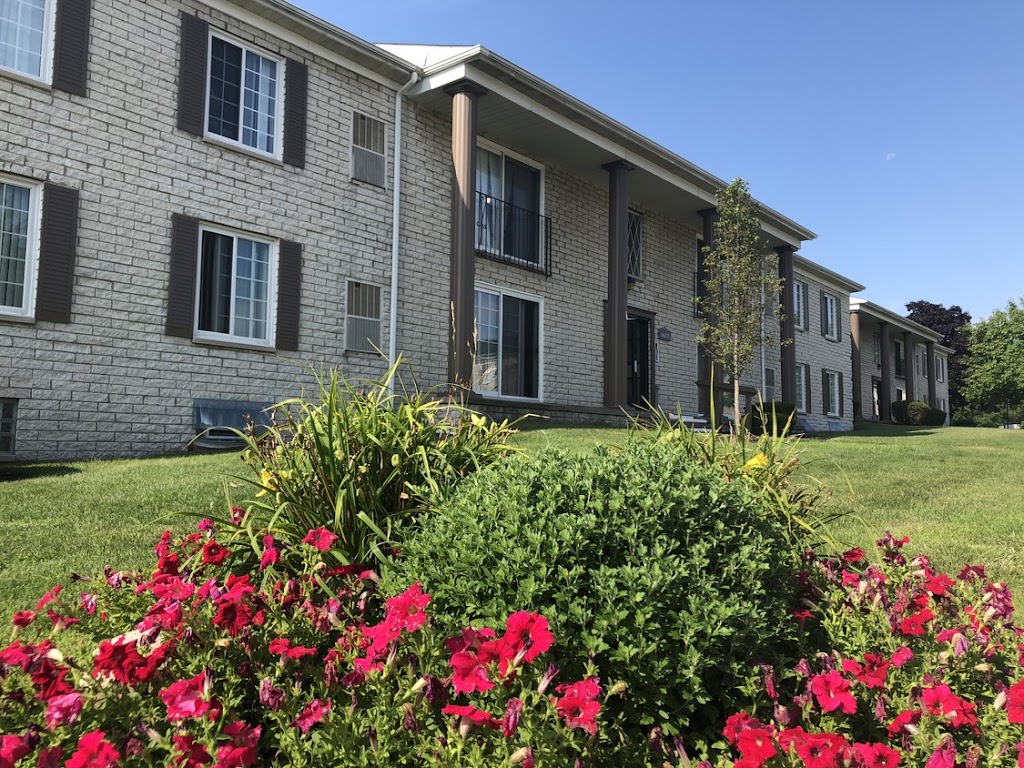 Chatham Hills Apartments | 36135 Grand River Ave, Farmington, MI 48335 | Phone: (248) 476-8080