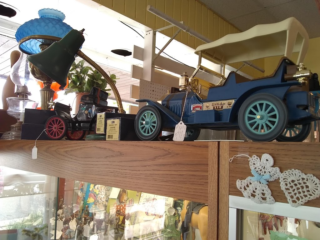 Lindstrom Antique Mall | 12740 Lake Blvd, Lindstrom, MN 55045, USA | Phone: (651) 257-3340