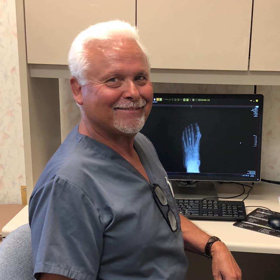 Larry Best, DPM | 400 1/2, Union St, LaGrange, IN 46761, USA | Phone: (260) 499-0888