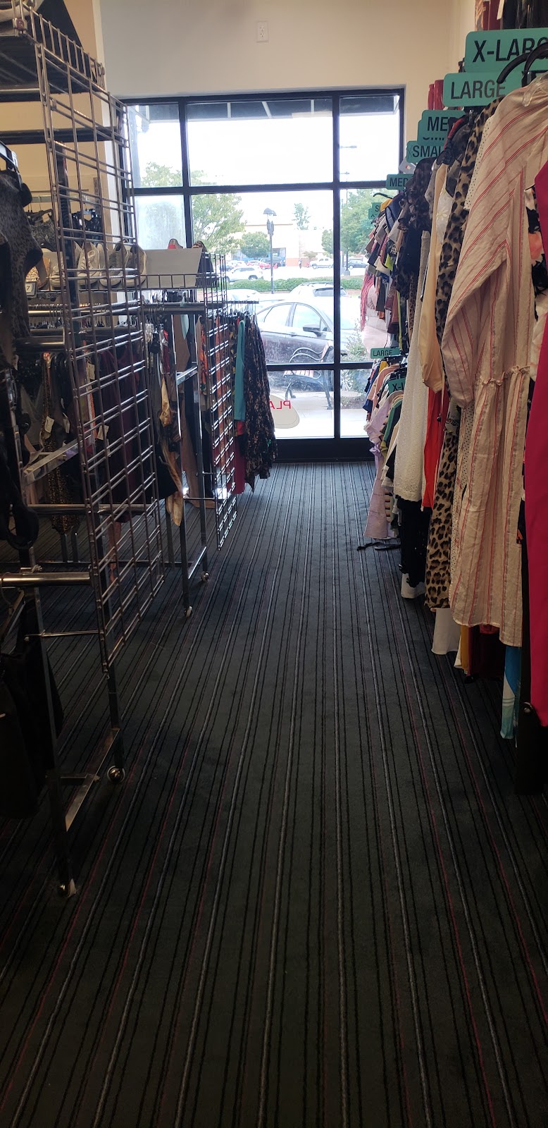 Platos Closet Raleigh | 6011 Poyner Village Pkwy, Raleigh, NC 27616, USA | Phone: (919) 872-7544