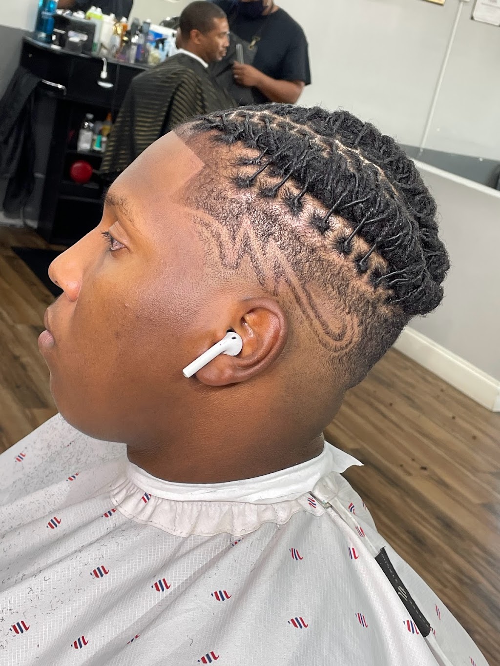 Heads Up Barber and Beauty | 3208 B, W Gate City Blvd, Greensboro, NC 27407, USA | Phone: (336) 299-6877